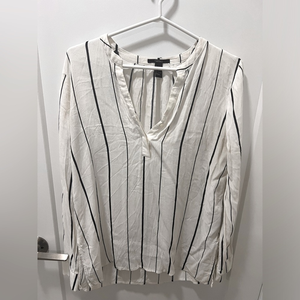 Forever 21 long sleeve shirt black and white size large